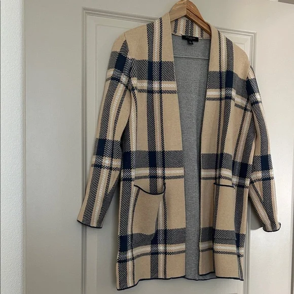 Ann Taylor Beige and Black Plaid Blazer - Picture 4 of 14